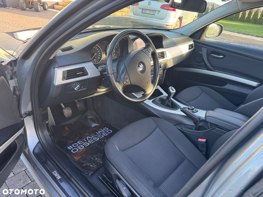 BMW Seria 3 316d - 15
