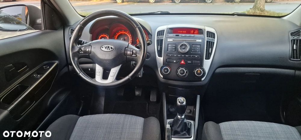 Kia Ceed 1.4 Comfort + - 8