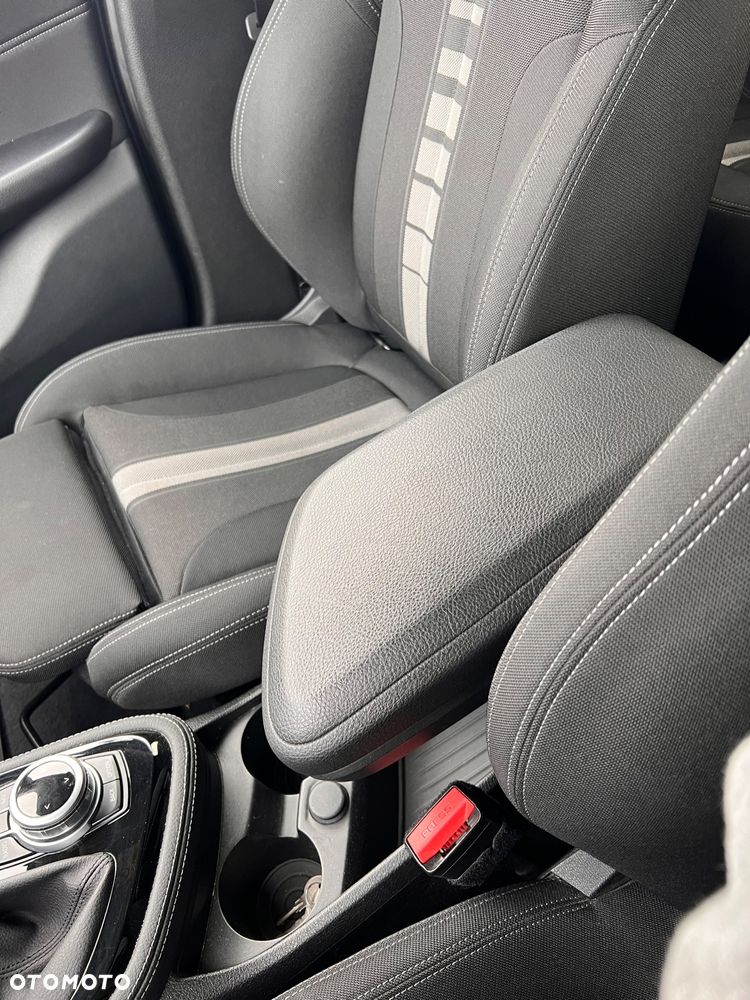 BMW Seria 2 218d Active Tourer Sport Line - 16