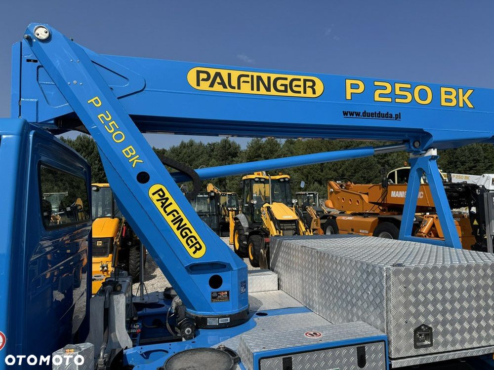 Mercedes-Benz Sprinter - 13