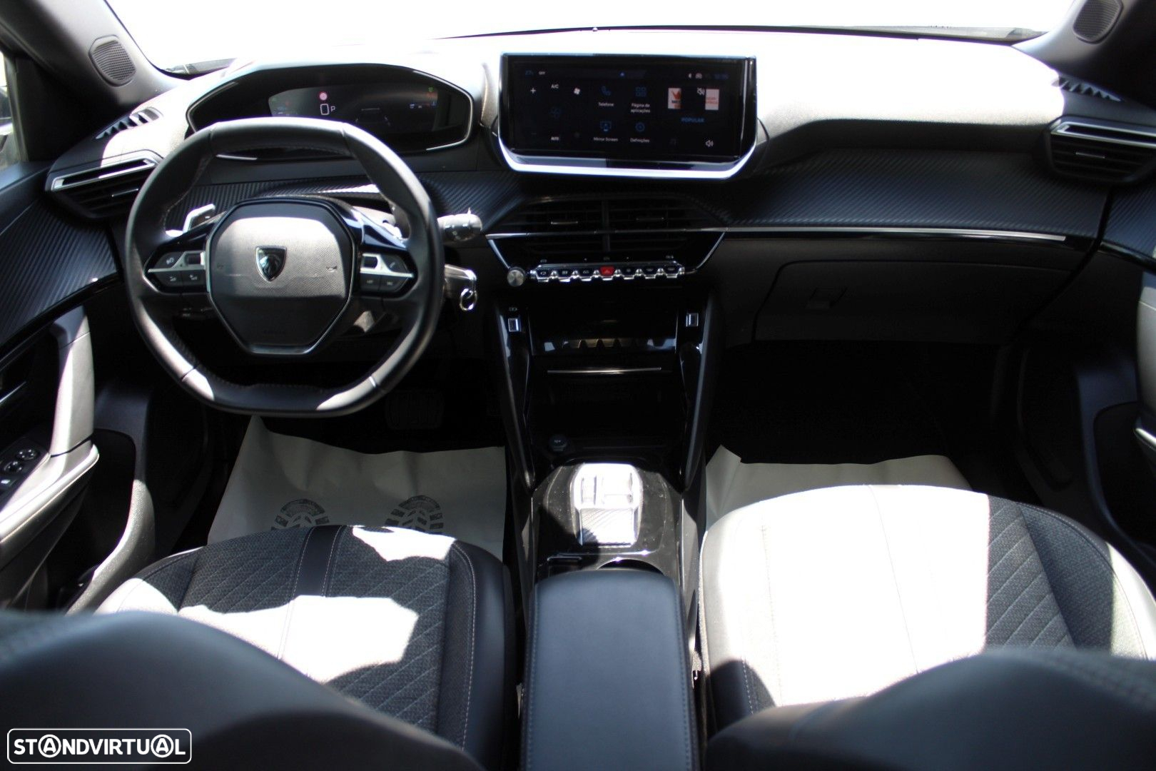 Peugeot 2008 1.2 PureTech Allure Pack EAT8 - 15