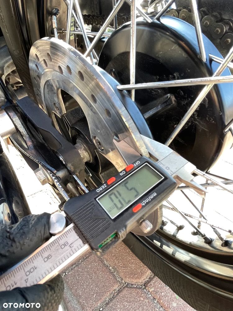 Triumph Bonneville - 11