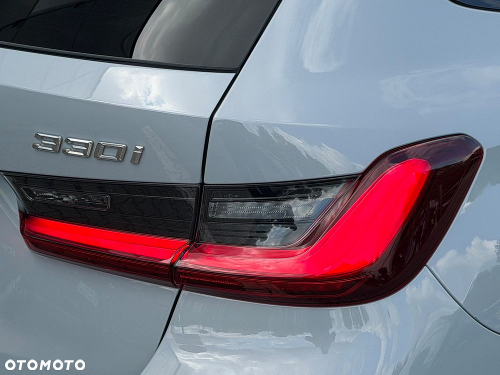 BMW Seria 3 330i xDrive M Sport sport - 19