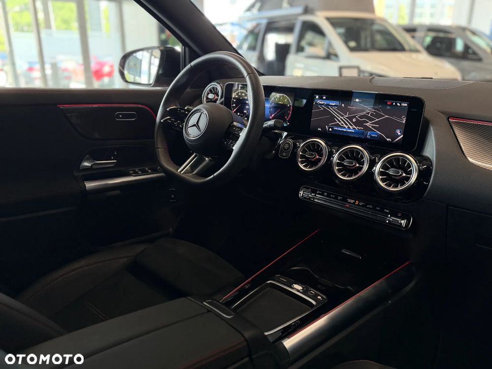 Mercedes-Benz GLA 200 AMG Line - 10