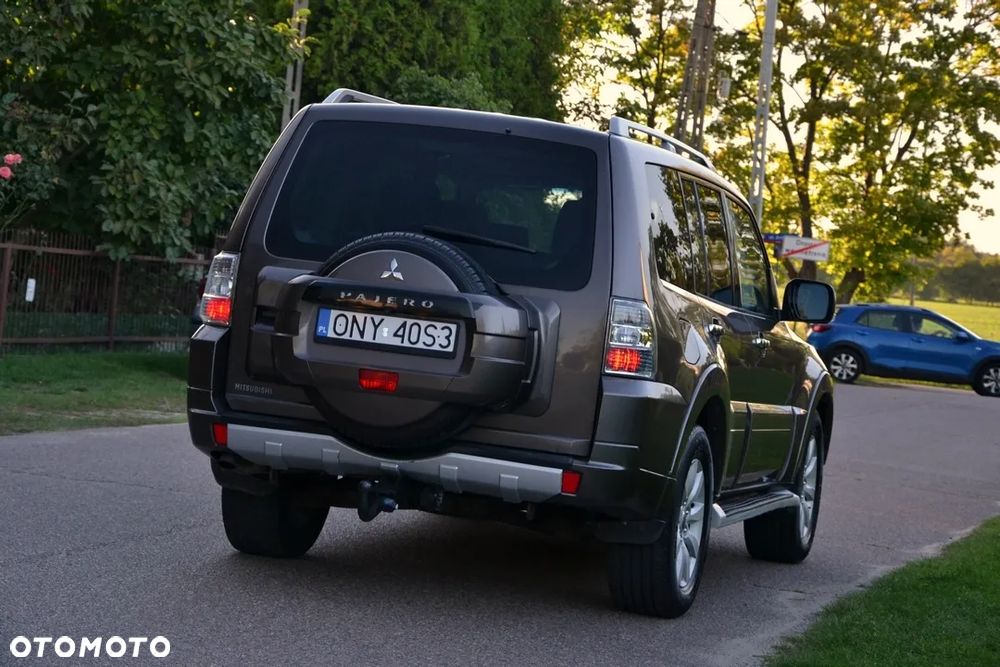 Mitsubishi Pajero 3.2 DID Elegance - 13
