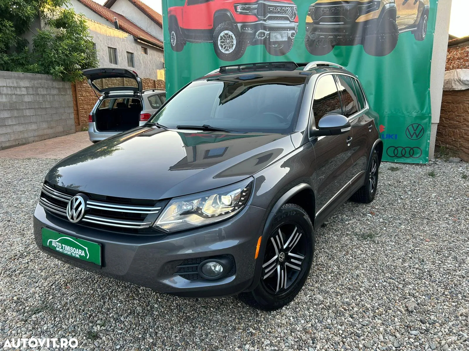 Volkswagen Tiguan - 3