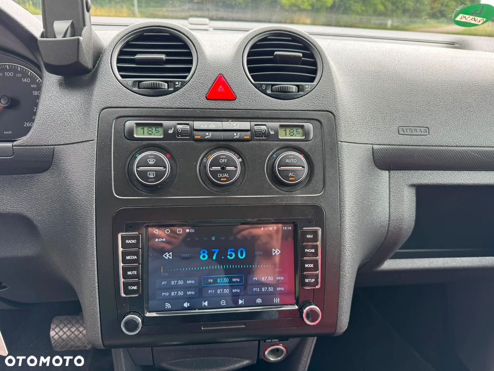 Volkswagen Caddy Maxi Life DSG - 9
