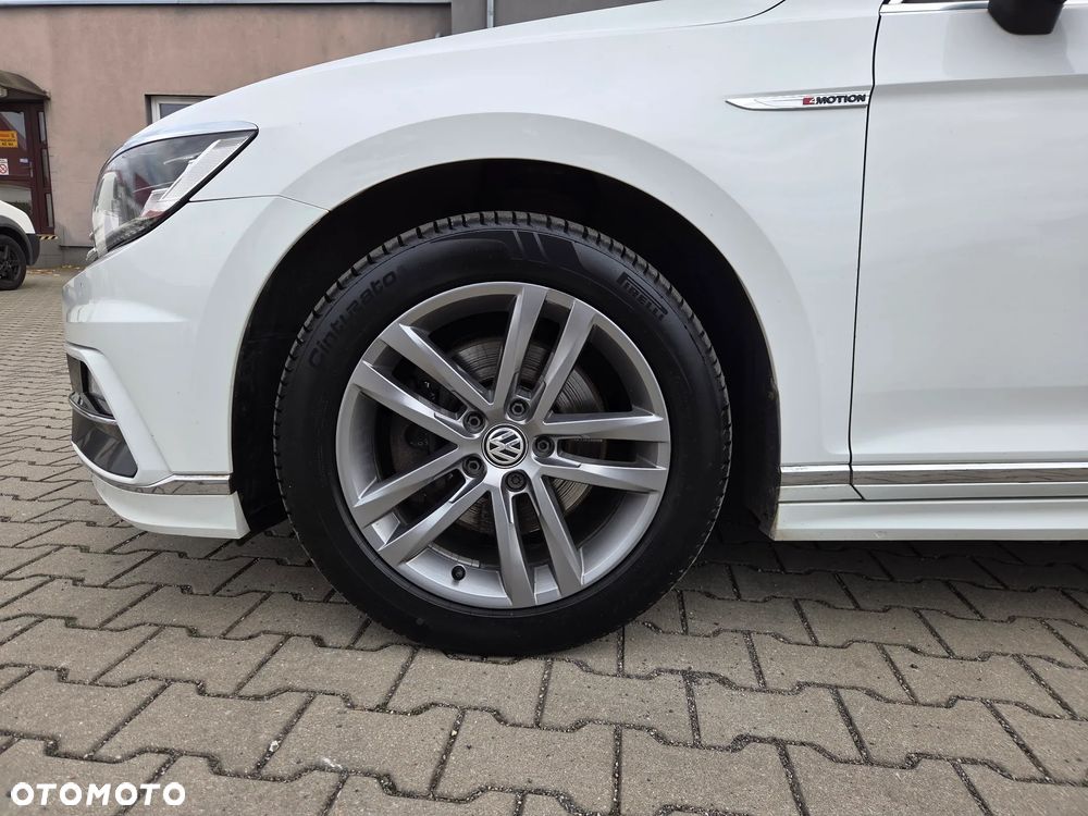 Volkswagen Passat 2.0 TDI SCR 4Mot DSG Comfortline - 8