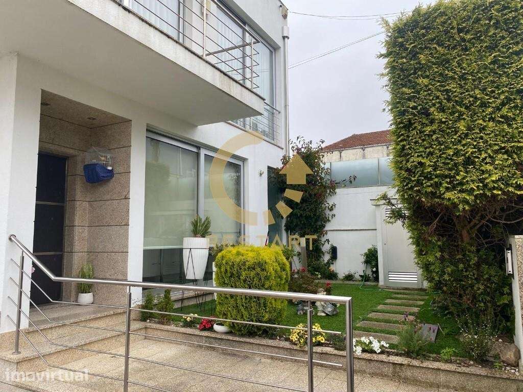 Moradia Bifamiliar T3 c/piscina em Vilar do Pinheiro - Grande imagem: 2/39