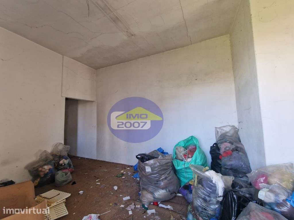 Moradia para Restauro em Esmoriz - Grande imagem: 3/9