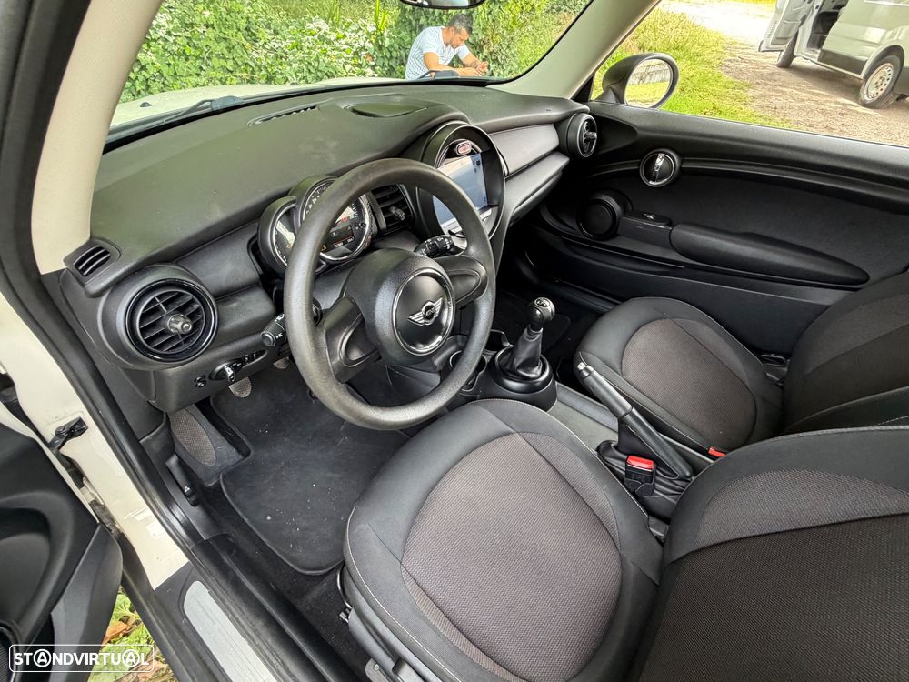 MINI 3 Portas Cooper D - 52