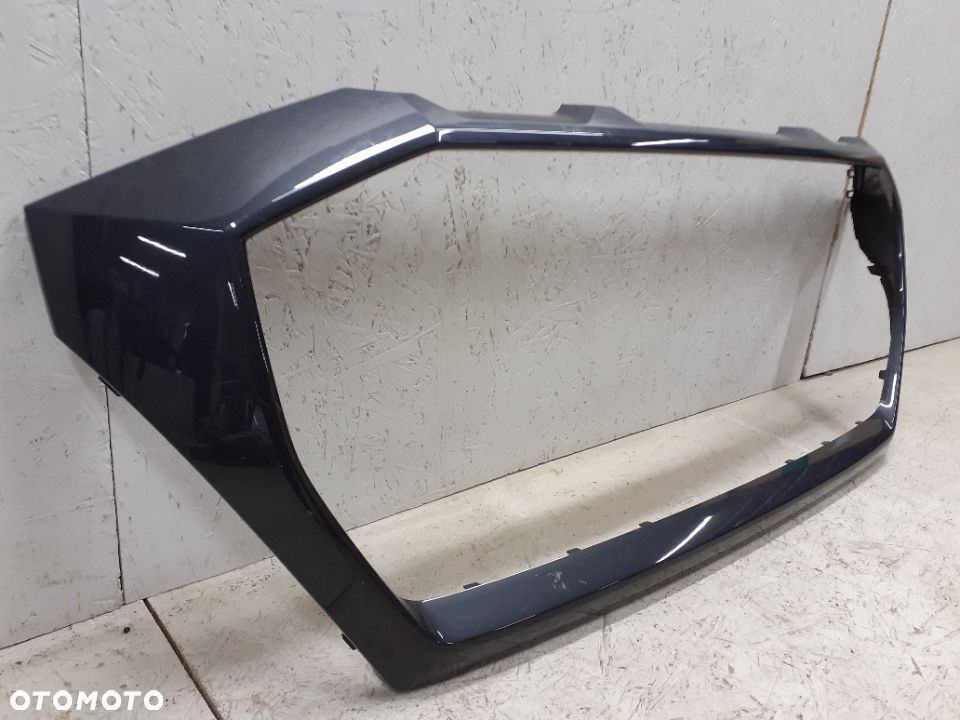 LISTWA CHROM GRILLA ATRAPA AUDI RSQ8 4M8807725A - 2