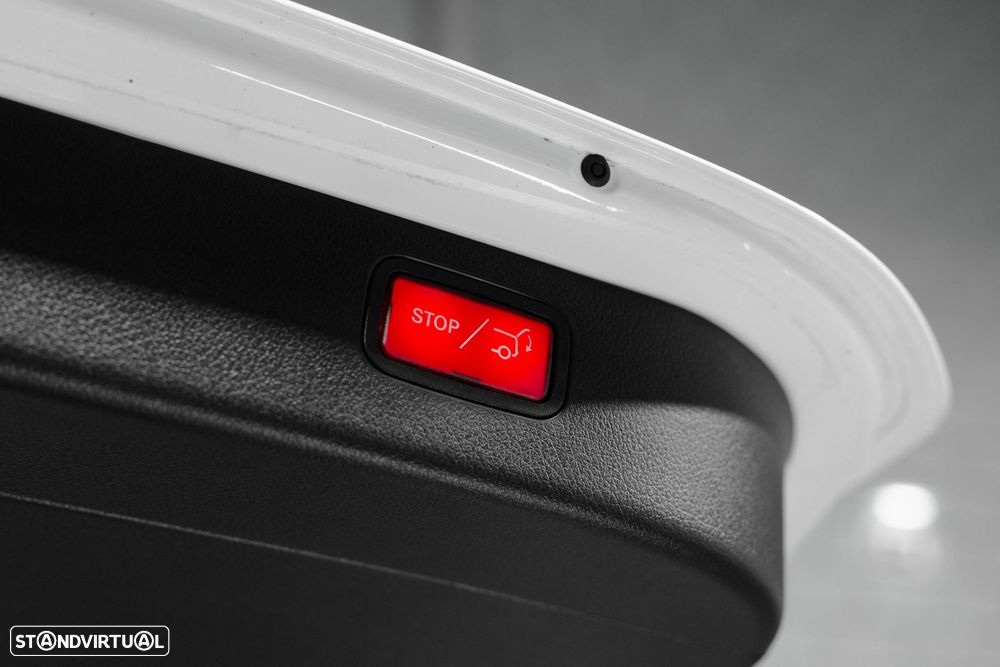 Mercedes-Benz C 300 e AMG Line - 42