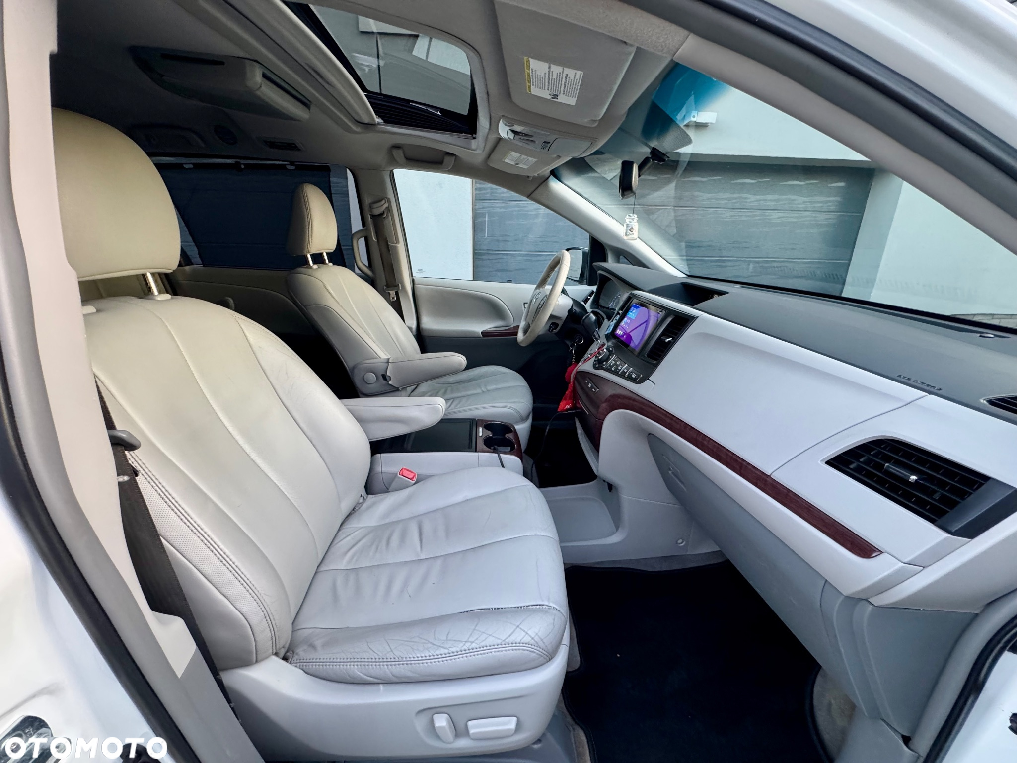 Toyota Sienna 3.5 V6 - 23