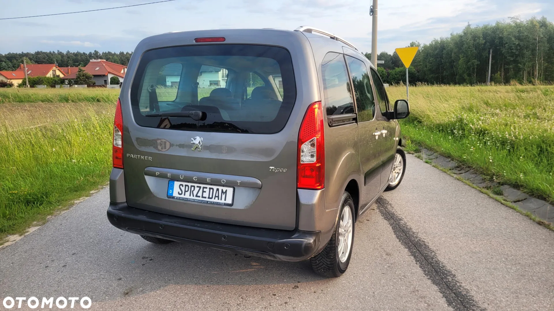 Peugeot Partner Tepee 110 Family - 11