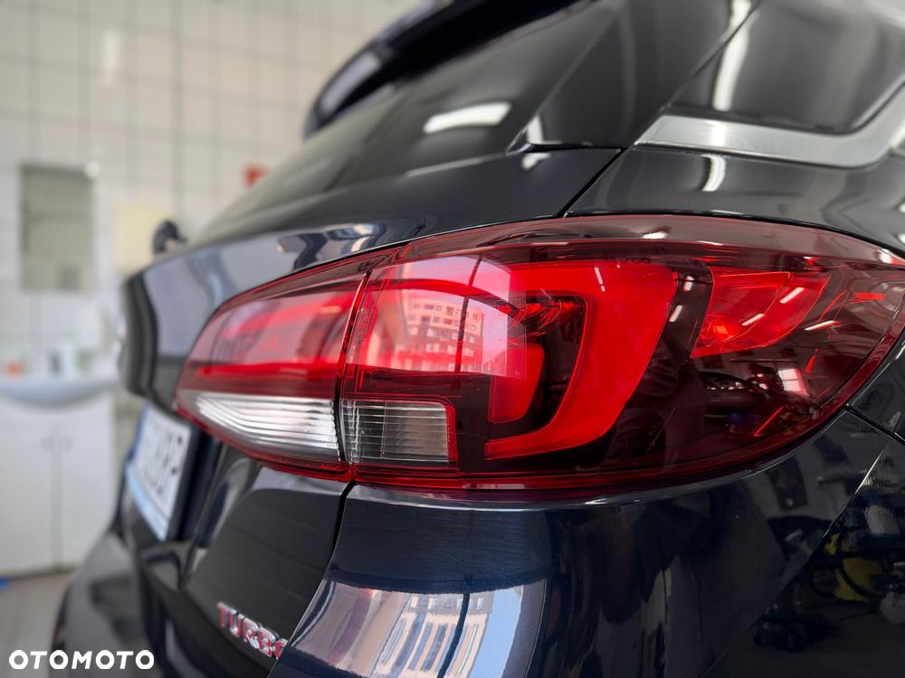 Opel Astra 1.6 T Elite S&S - 11