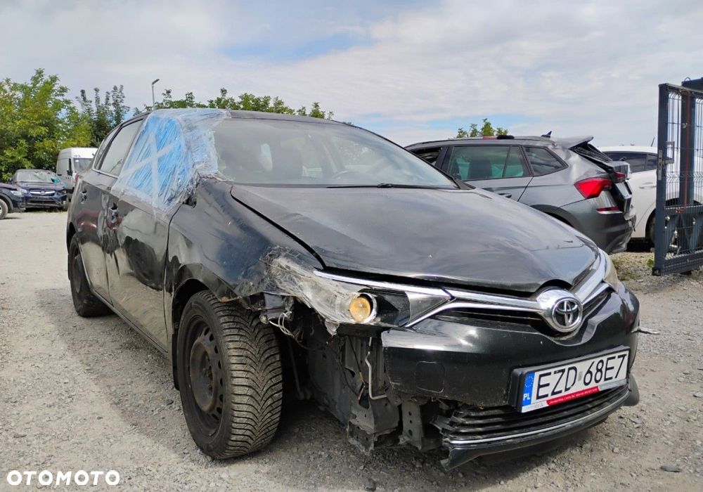 Toyota Auris - 2