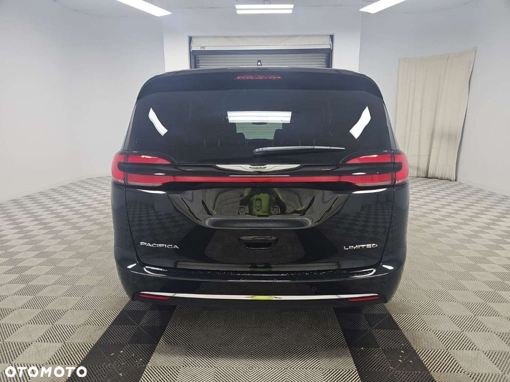 Chrysler Pacifica - 3