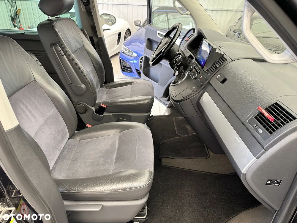 Volkswagen Multivan - 7