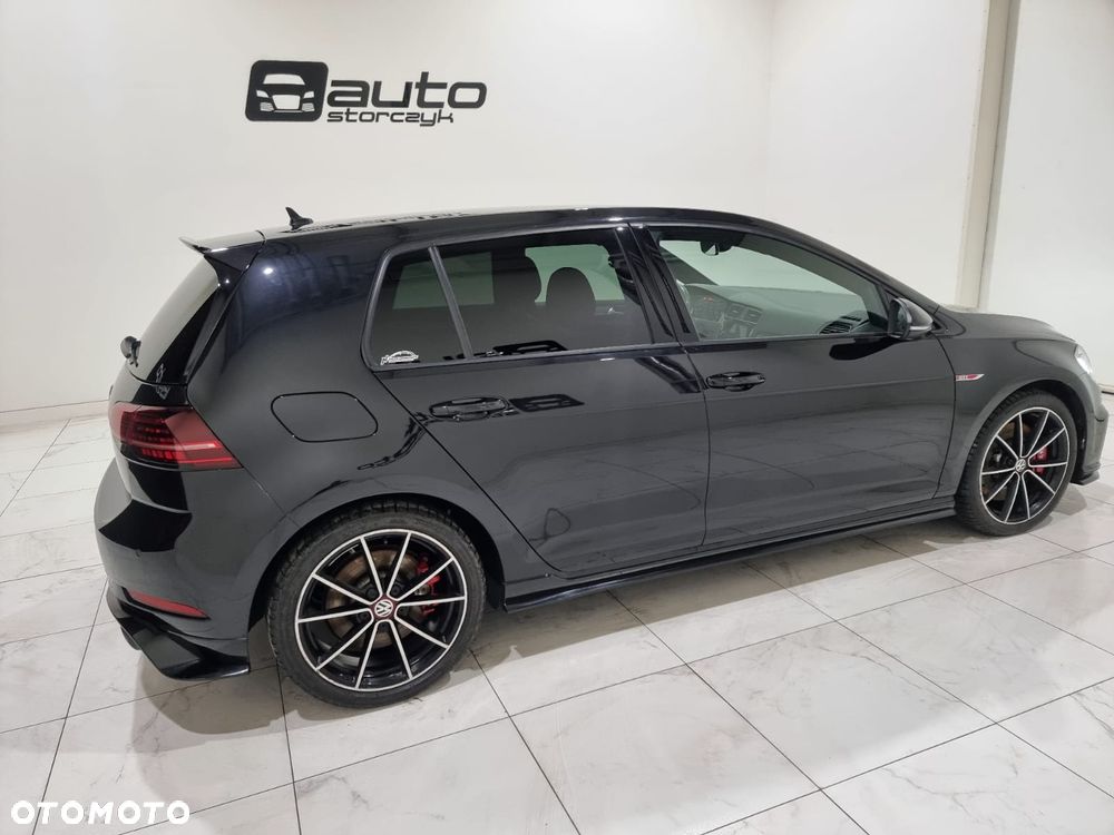 Volkswagen Golf - 5