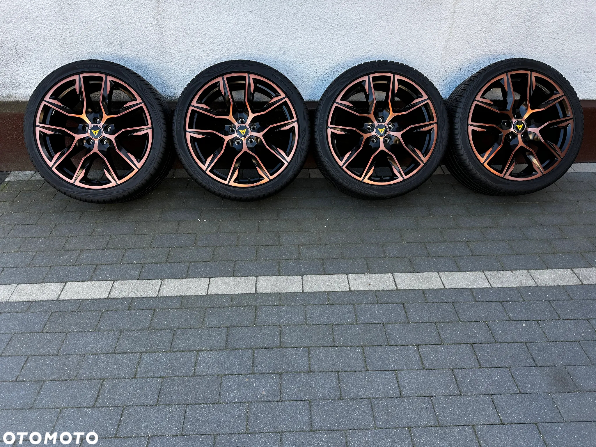255 35 20 / CUPRA Formentor VZ5 / VW SEAT AUDI SKODA / Wielosezon - 2