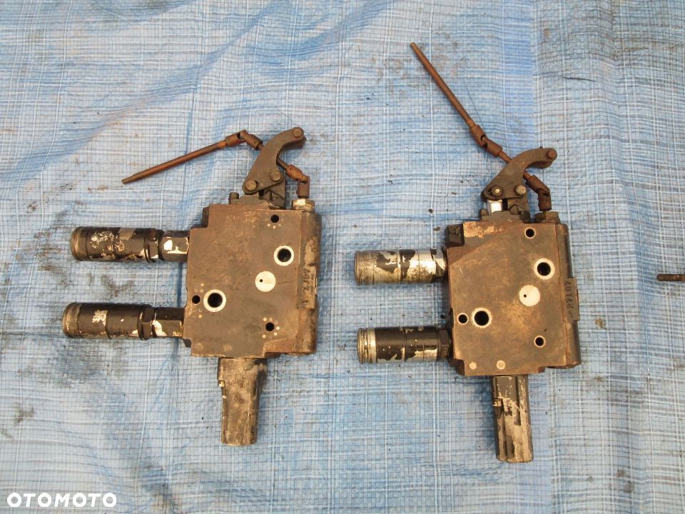 Sekcja hydrauliczna rozdzielacza Rexroth Same Deutz Fahr Agrotron 150 - 2