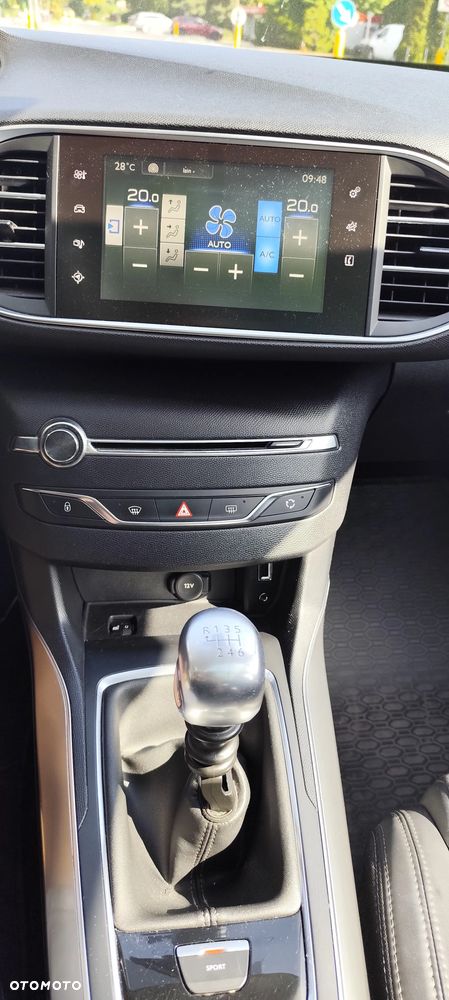 Peugeot 308 1.2 PureTech Allure S&S - 26