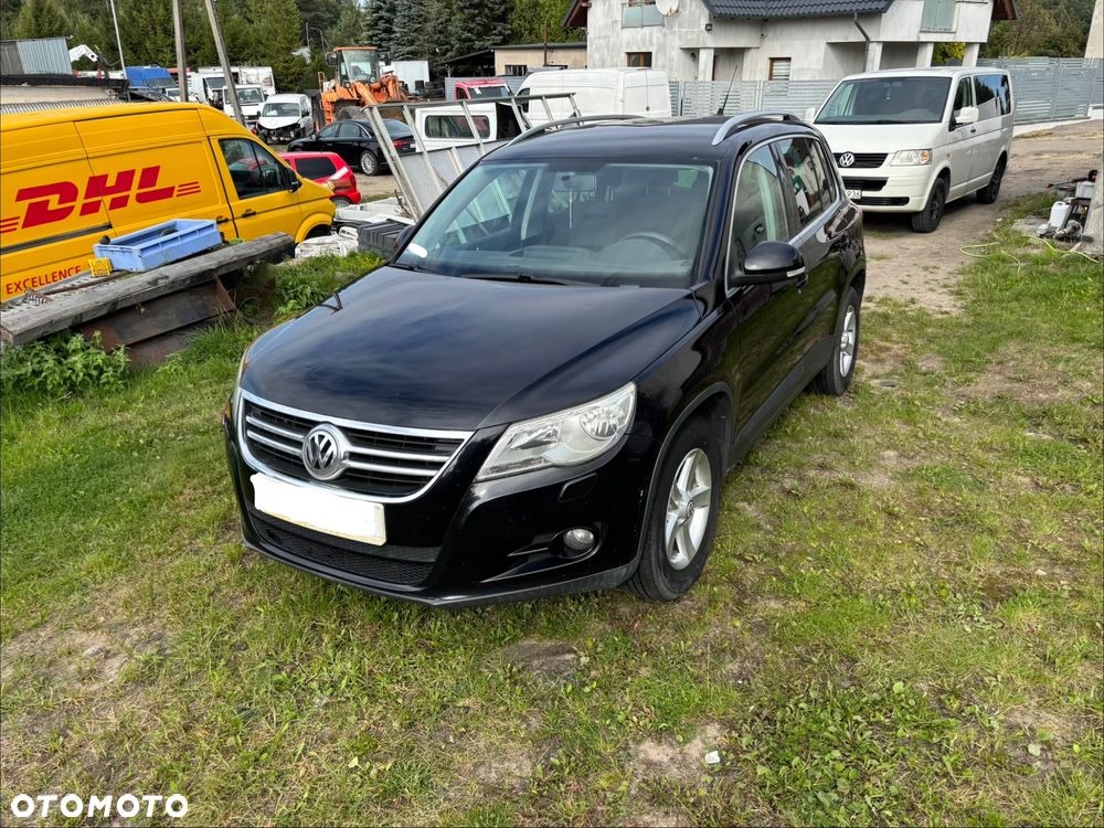 Volkswagen Tiguan - 1