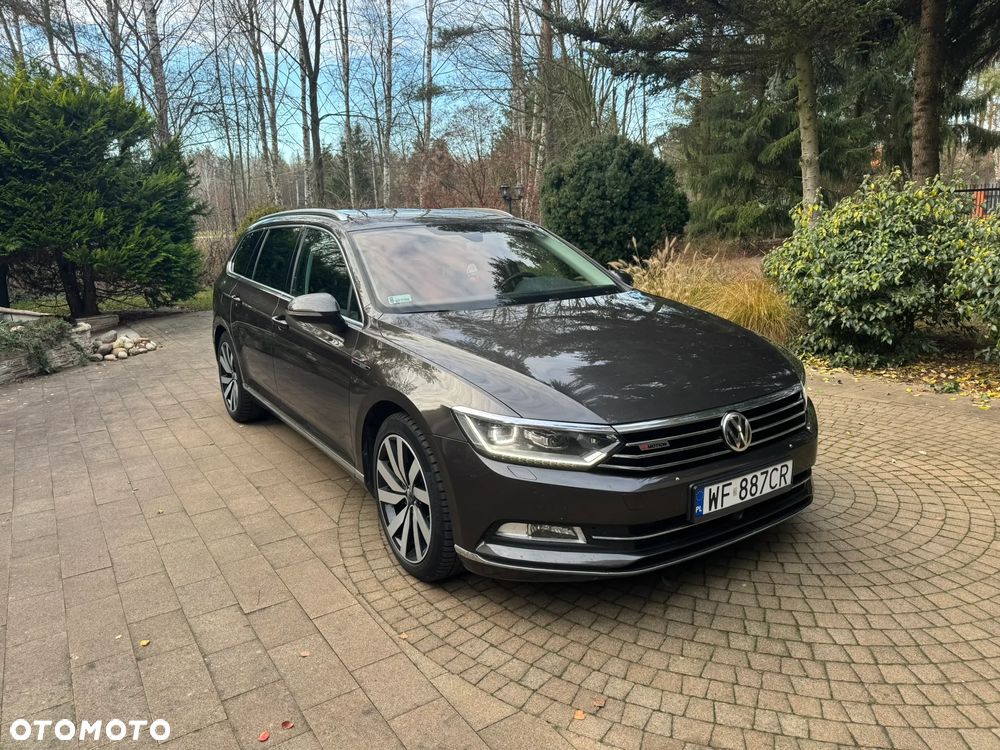 Volkswagen Passat - 1