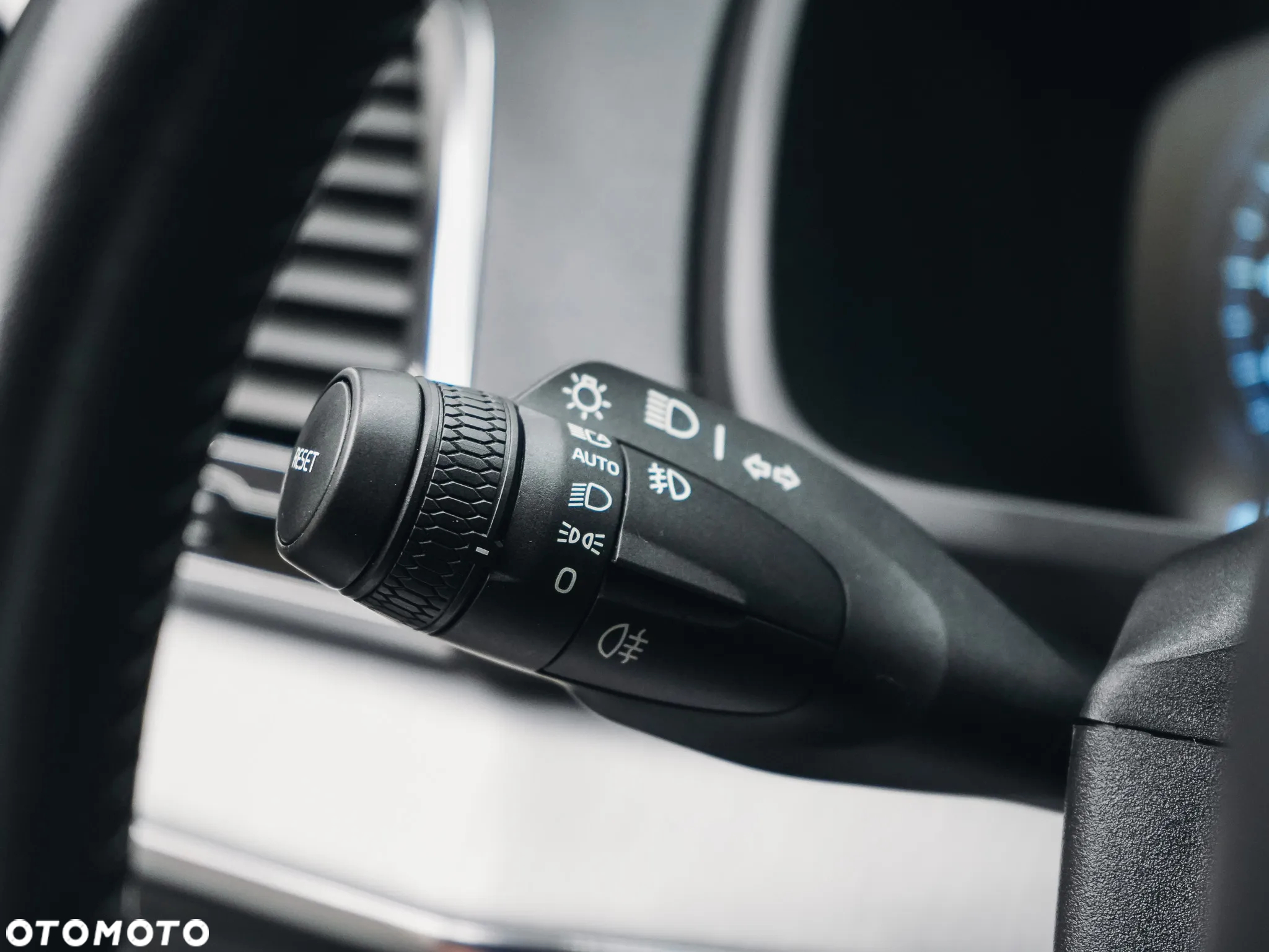 Volvo XC 90 B5 D AWD Geartronic Momentum Pro - 22