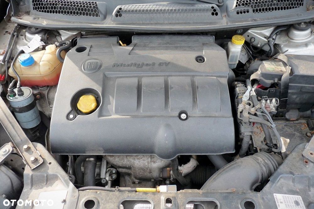 Fiat Bravo II 2007 1.9JTD 192A8000 HB5D (MASKA, ZDERZAK, LAMPA, BŁOTNIK, DRZWI, SZYBA, FOTEL) - 7