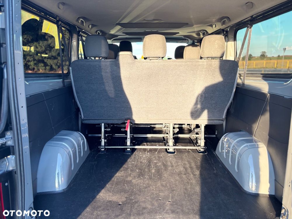 Opel Vivaro - 21