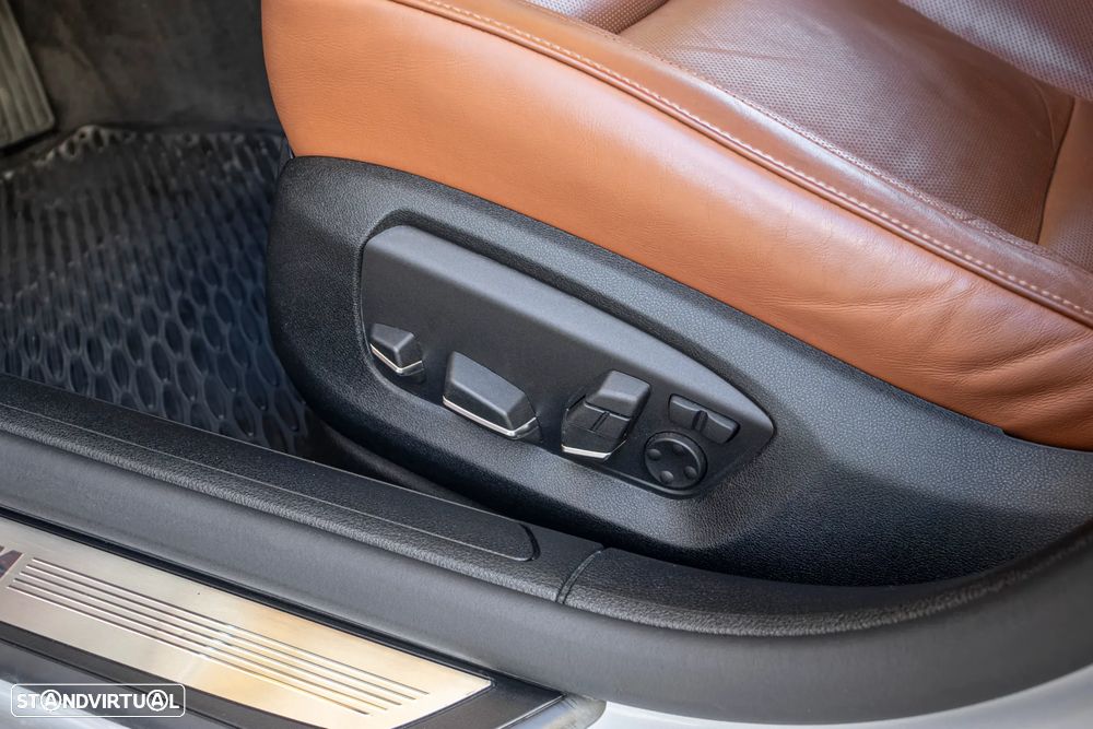 BMW 750 Li xDrive Pack M — fotografia 14