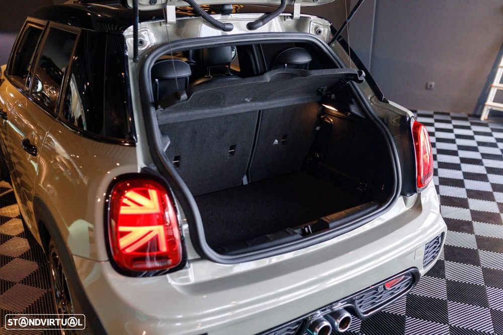 MINI 5 Portas Cooper S Aut. JCW - 15