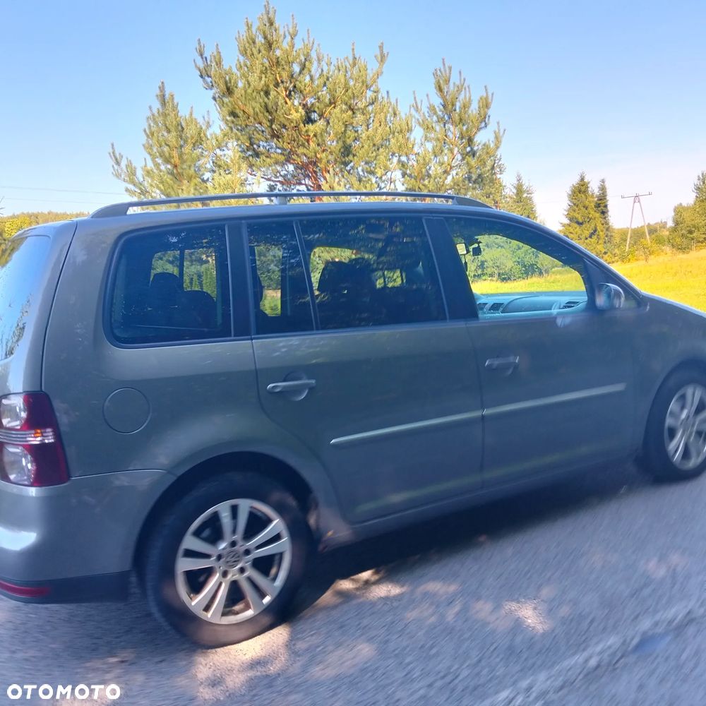 Volkswagen Touran - 6