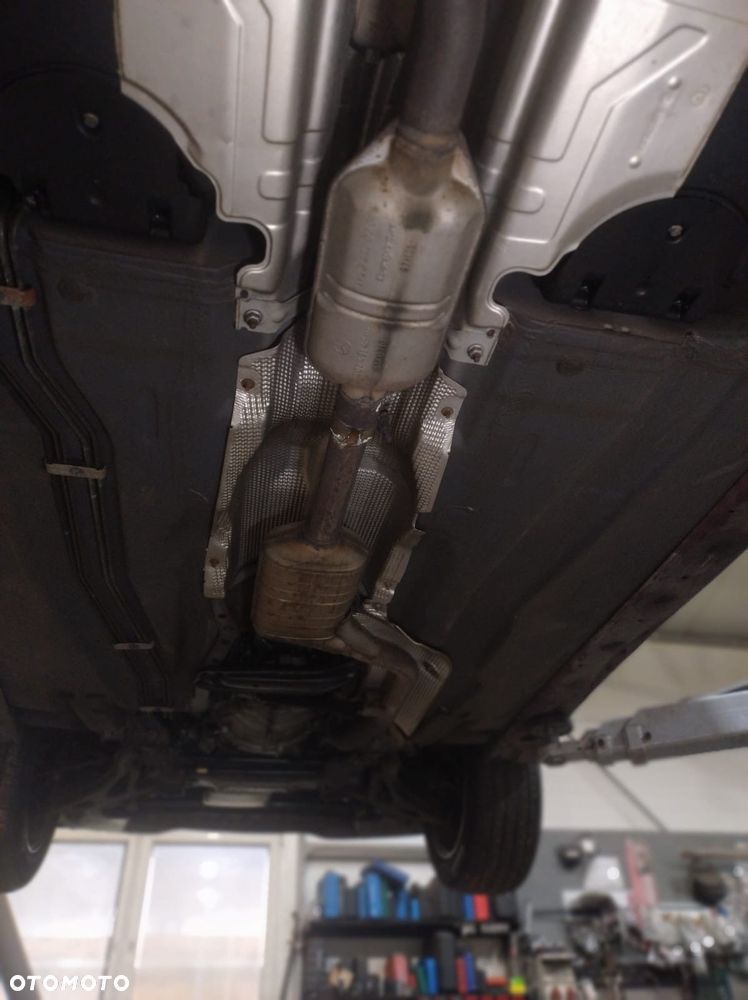 Mercedes-Benz Klasa C 200 T Elegance - 17