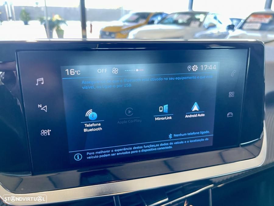 Peugeot 2008 1.2 PureTech Active Pack EAT8 - 17