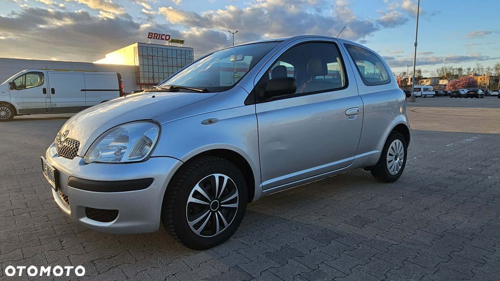 Toyota Yaris - 4