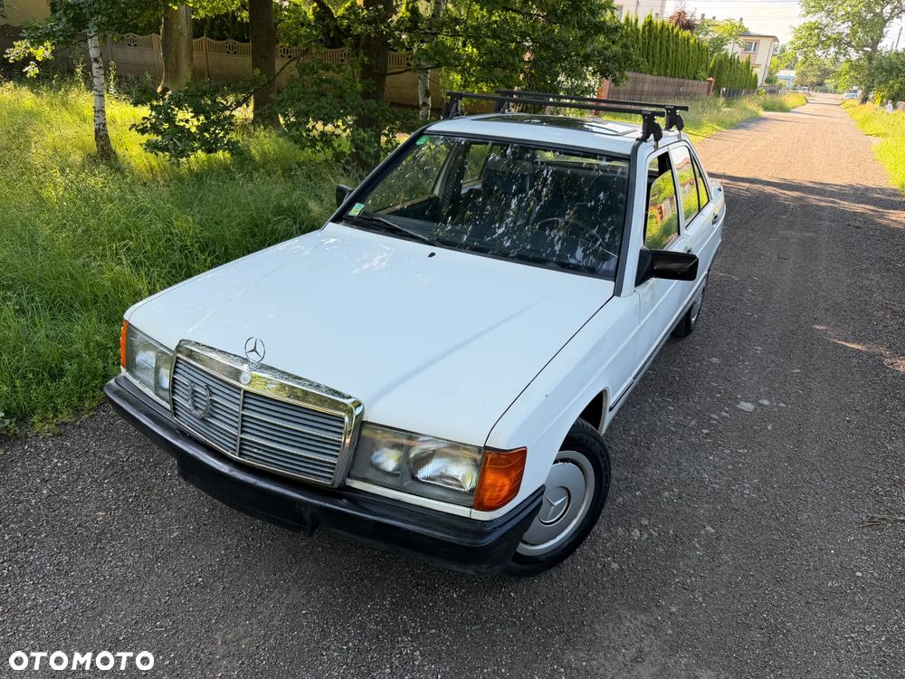 Mercedes-Benz W201 (190) - 3