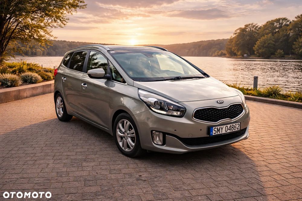 Kia Carens - 1