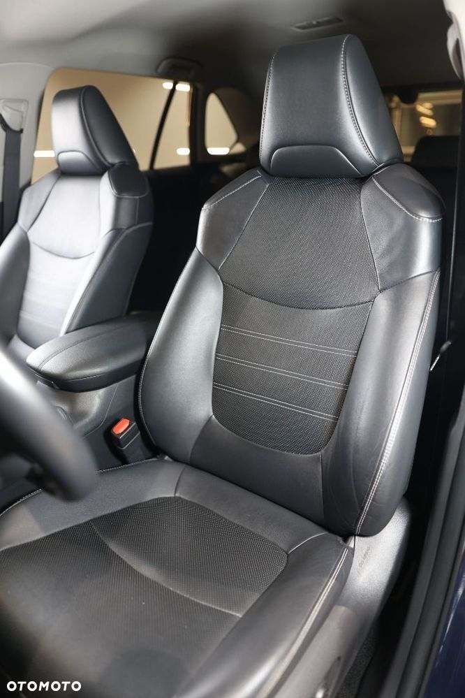 Toyota RAV4 - 8