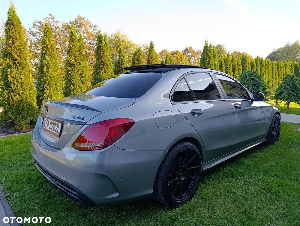 Mercedes-Benz Klasa C 450 AMG 4-Matic 7G-TRONIC - 25