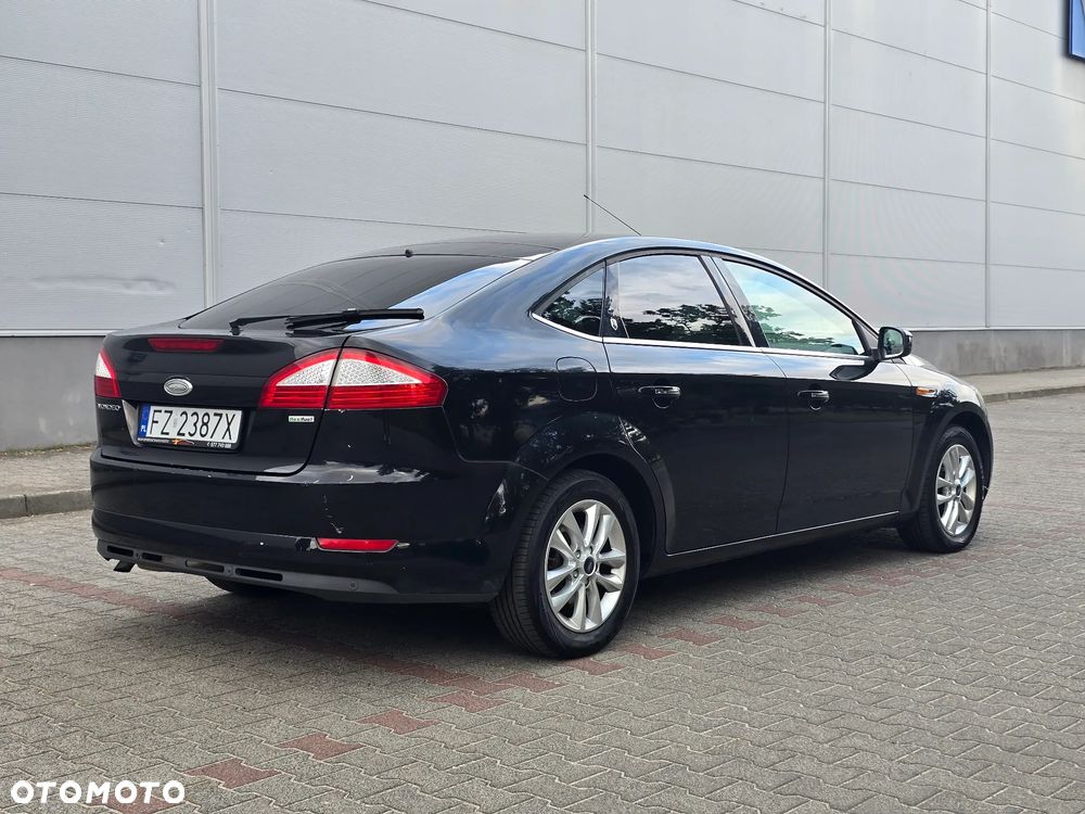 Ford Mondeo 2.0 Ghia - 8