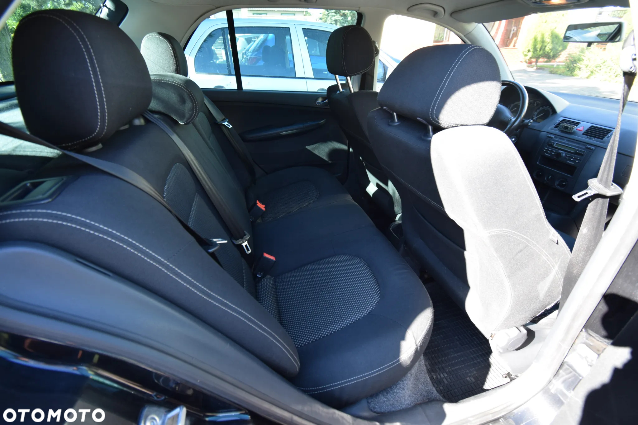 Skoda Fabia 1.4 16V Sport - 21