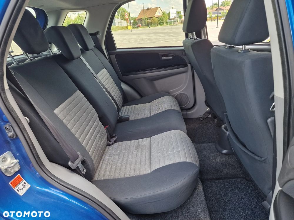 Suzuki SX4 - 25
