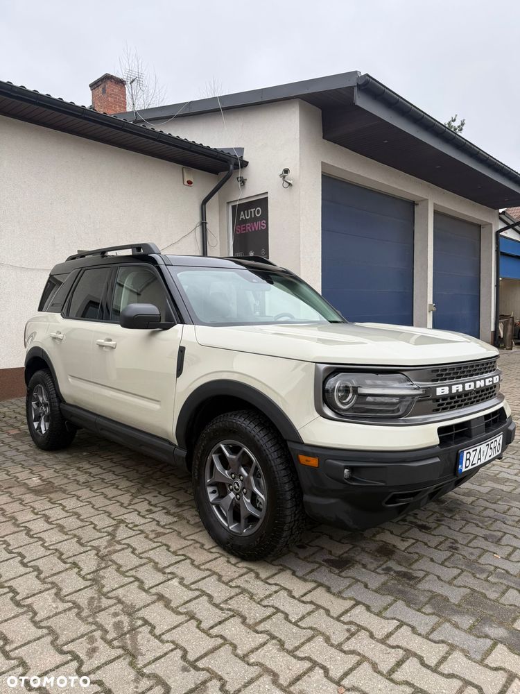 Ford Bronco - 4