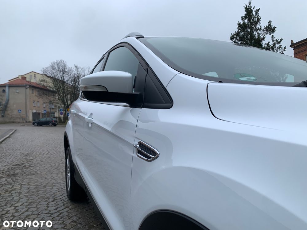 Ford Kuga 2.0 TDCi 2x4 Titanium - 11