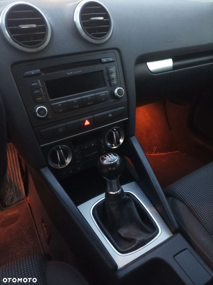 Audi A3 Sportback 1.8 TFSI Attraction - 9