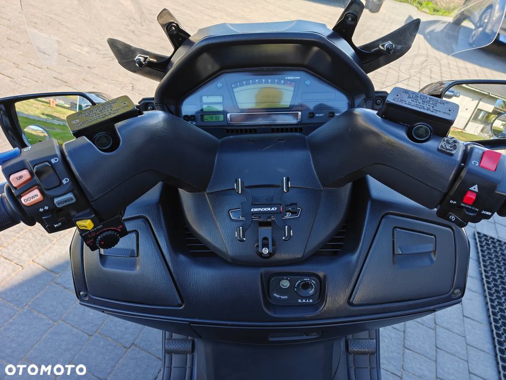 Suzuki Burgman - 6