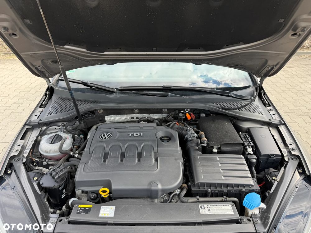 Volkswagen Golf 1.6 TDI Comfortline - 21